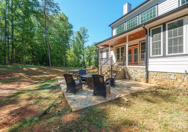 Photo 3 of Single family home for sale at 378 Walnut Tree Rd, Statesville, NC 28625 | MLS# 4412622 | Listing updated on 2026-09-01