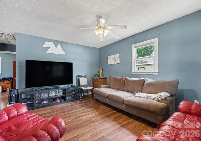 Photo 3 of Single family home for sale at 105 W Church St, Granite Quarry, NC | MLS# 4412629 | Listing updated on 2026-10-07