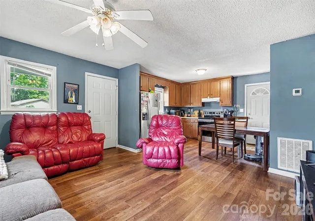 Photo 4 of Single family home for sale at 105 W Church St, Granite Quarry, NC | MLS# 4412629 | Listing updated on 2026-10-07