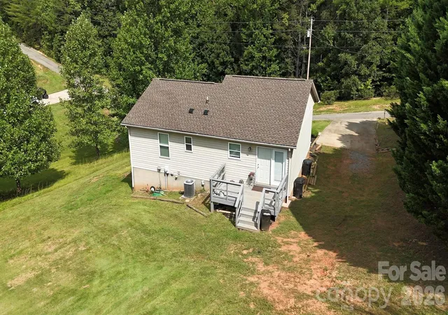 Photo 3 of Single family home for sale at 2827 Hollybrook Ln, Morganton, NC 28655 | MLS# 4412632 | Listing updated on 2026-09-21