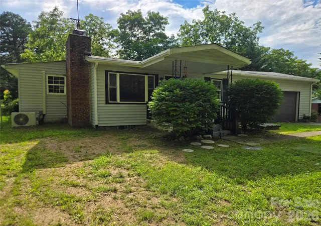 2nd image of 1323 Locust Grove Rd, Hendersonville, NC 28792 | MLS# 4412645