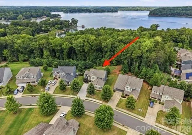Photo 2 of Sale Pending at 561 Sandbar Point, Lake Wylie, SC 29710 | MLS# 4412646 | Listing updated on 2026-08-30