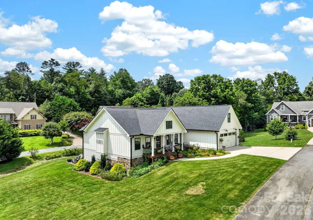 Photo 4 of Single family home for sale at 35 Meadow Hvn Ct, Mills River, NC 28759 | MLS# 4412654 | Listing updated on 2026-09-02