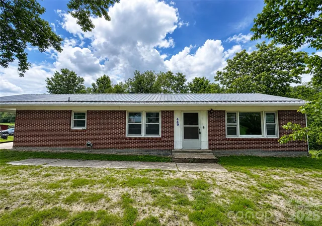 Photo 1 of Single family home for sale at 440 Us 19e Hwy, Spruce Pine, NC 28777 | MLS# 4412665 | Listing updated on 2026-09-05