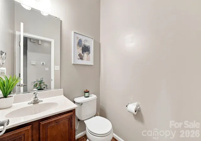 Photo 4 of Single family home for sale at 4008 Asher Ct, Charlotte, NC 28215 | MLS# 4412668 | Listing updated on 2026-10-01