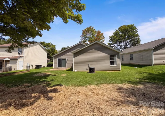 Photo 4 of Single family home for sale at 440 1st Turn Ct SW, Concord, NC 28025 | MLS# 4412676 | Listing updated on 2026-08-10