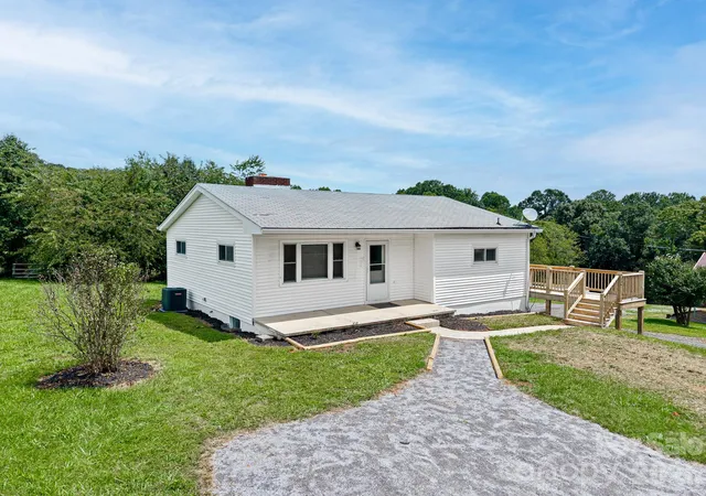 2nd image of 12 Baker Rd, Asheville, NC 28806 | MLS# 4412686