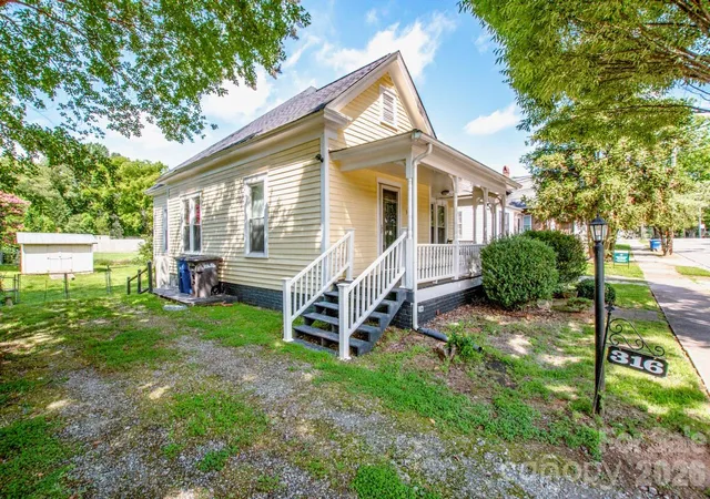 Photo 3 of Sale Pending at 316 S Race St, Statesville, NC 28677 | MLS# 4412696 | Listing updated on 2026-08-14