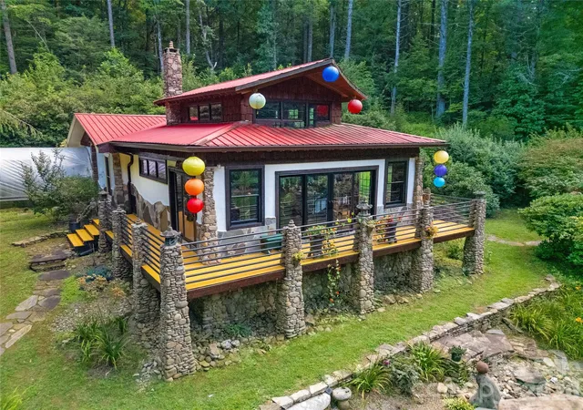 Photo 5 of Single family home for sale at 87 Old Chimney Ln, Cedar Mountain, NC 28718 | MLS# 4412723 | Listing updated on 2026-08-28