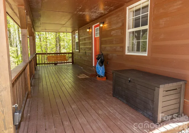 Photo 3 of Single family home for sale at 95 Lasso Ln, Waynesville, NC 28785 | MLS# 4412726 | Listing updated on 2026-08-09