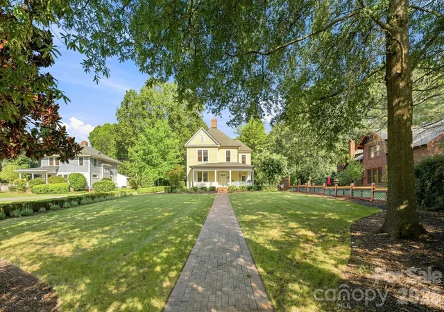 2nd image of 559 N Main St, Davidson, NC 28036 | MLS# 4412732