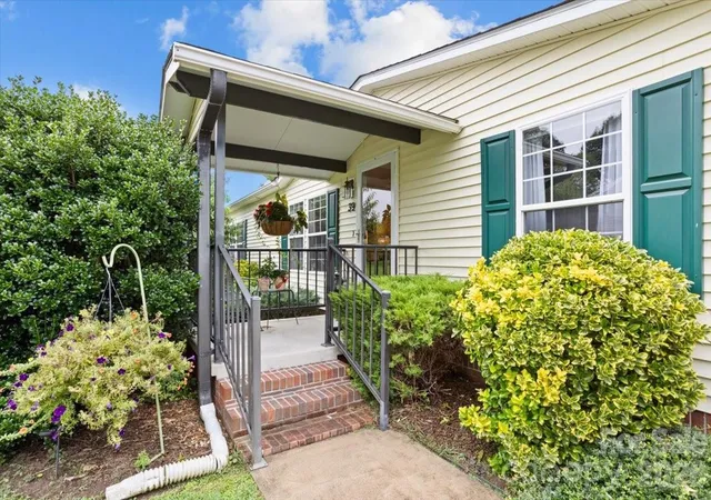 2nd image of 39 Stephanie Ln #13, Hendersonville, NC 28792 | MLS# 4412747