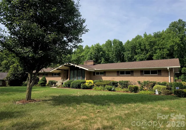 Photo 1 of Sale Pending at 2413 Wedgewood Dr, Salisbury, NC 28146 | MLS# 4412766 | Listing updated on 2026-09-19