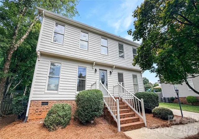 Photo 1 of Single family home for sale at 16539 Grapperhall Dr, Huntersville, NC 28078 | MLS# 4412768 | Listing updated on 2026-10-01