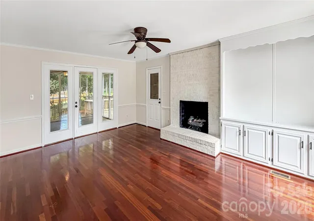 Photo 3 of Single family home for sale at 16539 Grapperhall Dr, Huntersville, NC 28078 | MLS# 4412768 | Listing updated on 2026-10-01