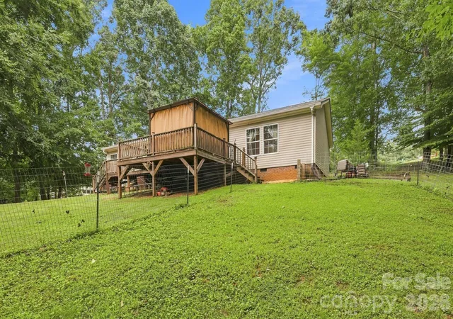 Photo 3 of Single family home for sale at 175 Riverfield Dr, Statesville, NC 28625 | MLS# 4412782 | Listing updated on 2026-09-21