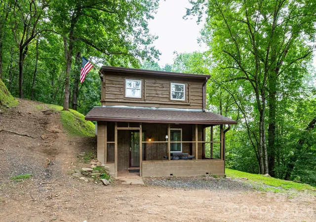Photo 1 of Single family home for sale at 210 Sunset Farm Rd, Whittier, NC 28789 | MLS# 4412792 | Listing updated on 2026-08-18