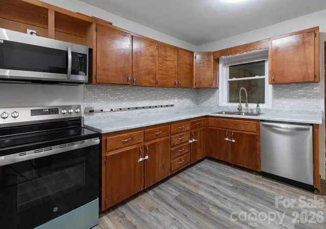 Photo 5 of Single family home for sale at 210 Sunset Farm Rd, Whittier, NC 28789 | MLS# 4412792 | Listing updated on 2026-08-18