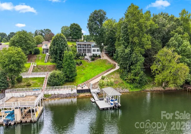 Photo 3 of Single family home for sale at 220 Lakeshore Ln, Taylorsville, NC 28681 | MLS# 4412796 | Listing updated on 2026-08-28