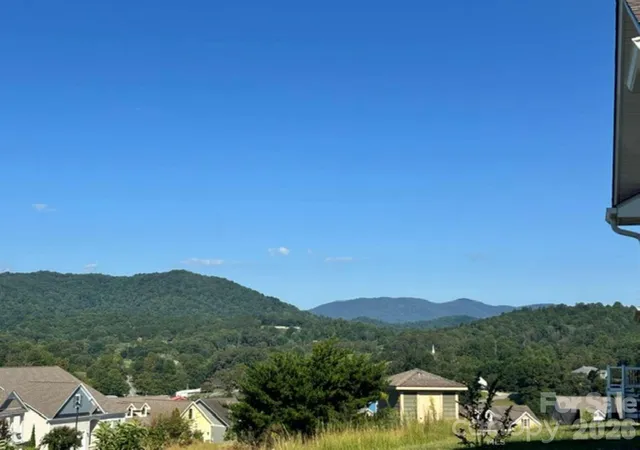 Photo 2 of Single family home for sale at 30 Rose Point Dr, Leicester, NC 28748 | MLS# 4412808 | Listing updated on 2026-10-15