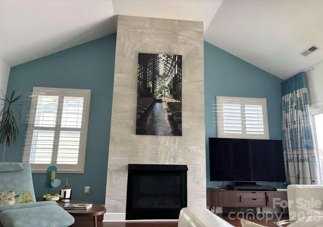 Photo 3 of Single family home for sale at 30 Rose Point Dr, Leicester, NC 28748 | MLS# 4412808 | Listing updated on 2026-10-15