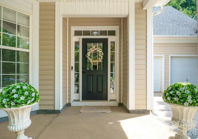 Photo 1 of Single family home for sale at 17916 Caldwell Trak Dr, Cornelius, NC 28031 | MLS# 4412811 | Listing updated on 2026-10-07