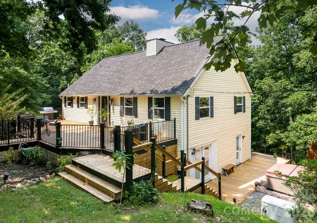 Photo 1 of Single family home for sale at 219 Echo Mountain View Rd, Fairview, NC 28730 | MLS# 4412812 | Listing updated on 2026-10-04