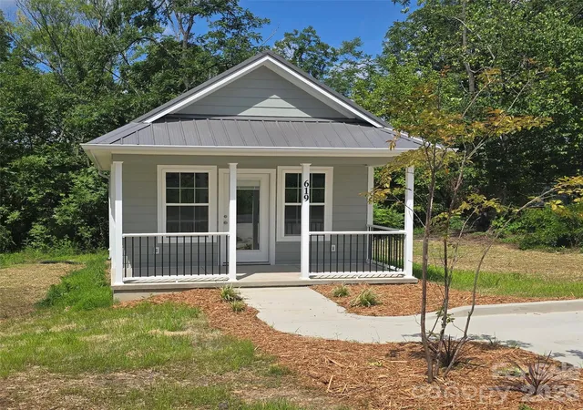 Photo 2 of Single family home for sale at 619 Railroad Ave, Troy, NC 27371 | MLS# 4412819 | Listing updated on 2026-08-09