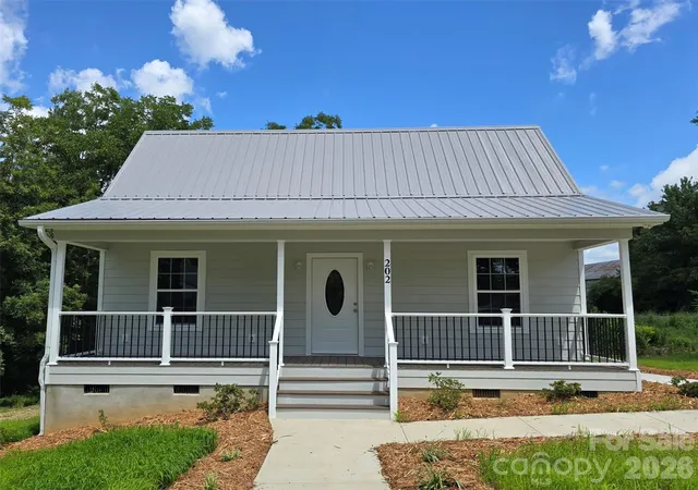 Photo 1 of Single family home for sale at 202 W Roswell St, Troy, NC 27371 | MLS# 4412823 | Listing updated on 2026-08-09