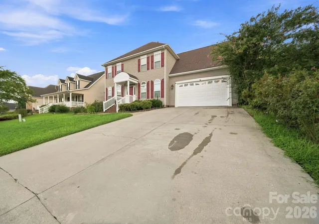 Photo 4 of Single family home for sale at 2415 Sweetbriar Ln, Rock Hill, SC 29732 | MLS# 4412828 | Listing updated on 2026-08-28