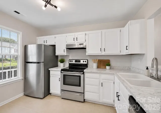Photo 2 of Condo for sale at 6216 Windsor Gate Ln, Charlotte, NC 28215 | MLS# 4412829 | Listing updated on 2026-08-25