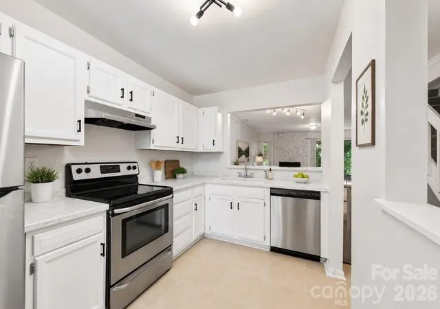 Photo 3 of Condo for sale at 6216 Windsor Gate Ln, Charlotte, NC 28215 | MLS# 4412829 | Listing updated on 2026-10-15