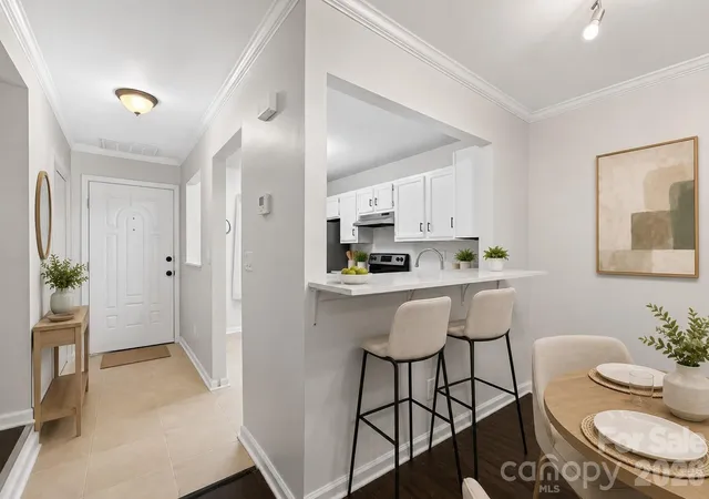 Photo 4 of Condo for sale at 6216 Windsor Gate Ln, Charlotte, NC 28215 | MLS# 4412829 | Listing updated on 2026-10-15