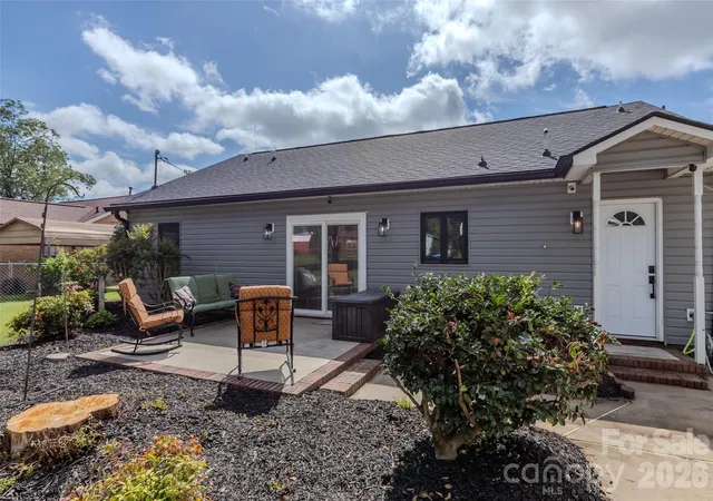 Photo 4 of Single family home for sale at 506 S Cansler St, Kings Mountain, NC 28086 | MLS# 4412832 | Listing updated on 2026-08-10