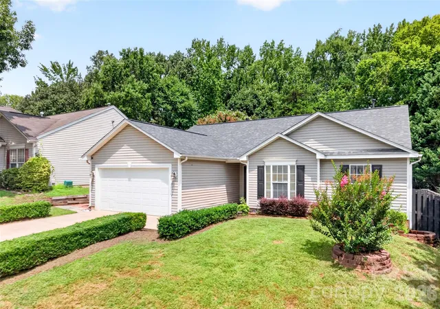 2nd image of 2627 Bridgeville Ln, Charlotte, NC 28262 | MLS# 4412839