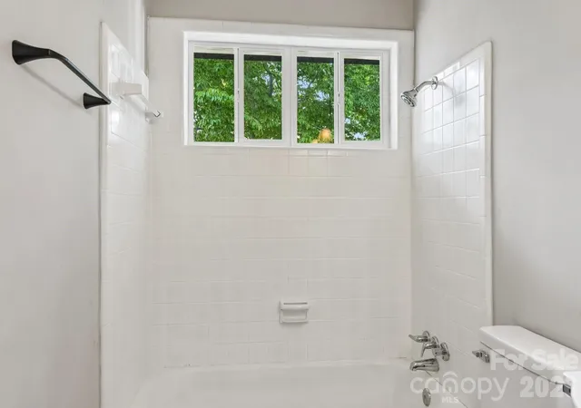 Photo 3 of Single family home for sale at 2545 Abelwood Rd, Charlotte, NC 28216 | MLS# 4412842 | Listing updated on 2026-09-07