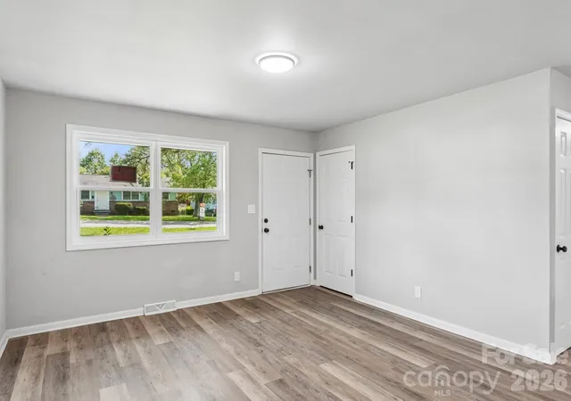 Photo 4 of Single family home for sale at 2545 Abelwood Rd, Charlotte, NC 28216 | MLS# 4412842 | Listing updated on 2026-09-07