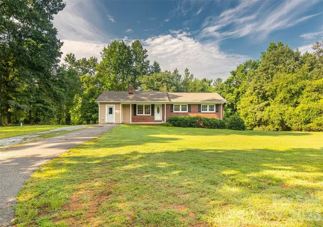2nd image of 156 Eskimo Dr, Bostic, NC 28018 | MLS# 4412846