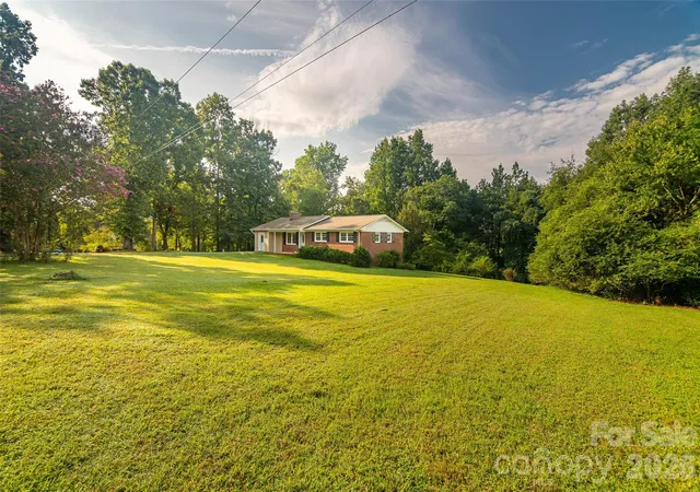 3rd image of 156 Eskimo Dr, Bostic, NC 28018 | MLS# 4412846