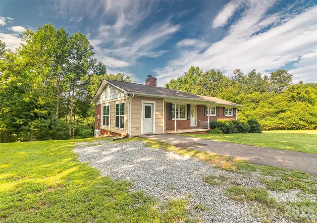 4th image of 156 Eskimo Dr, Bostic, NC 28018 | MLS# 4412846