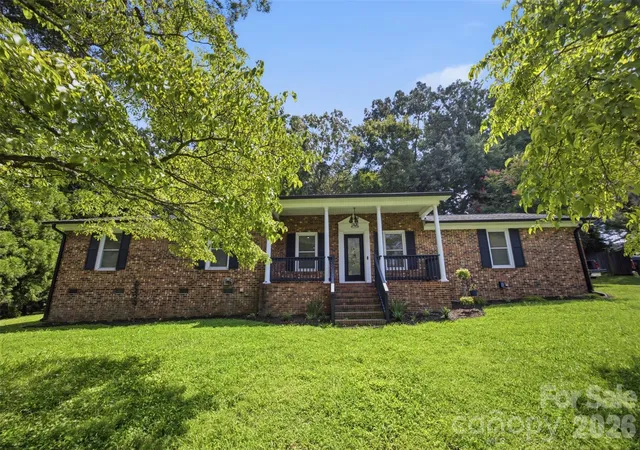 2nd image of 806 Danbrook Cir, Lincolnton, NC 28092 | MLS# 4412855