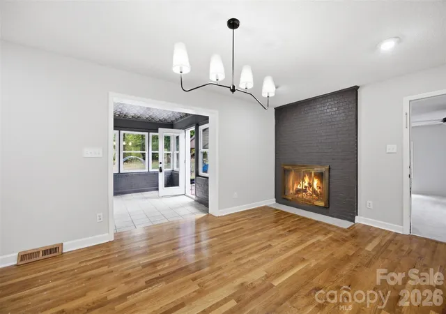Photo 2 of Single family home for sale at 806 Danbrook Cir, Lincolnton, NC 28092 | MLS# 4412855 | Listing updated on 2026-09-10