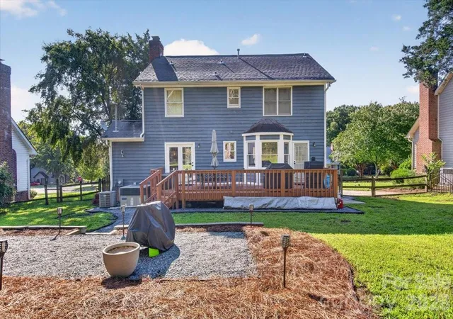 Photo 3 of Single family home for sale at 2025 Hilltop Rd, Rock Hill, SC 29732 | MLS# 4412861 | Listing updated on 2026-10-14