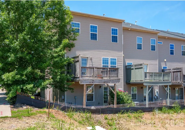 Photo 3 of Townhouse for sale at 2302 Rachelwood Dr, Charlotte, NC 28273 | MLS# 4412862 | Listing updated on 2026-08-12