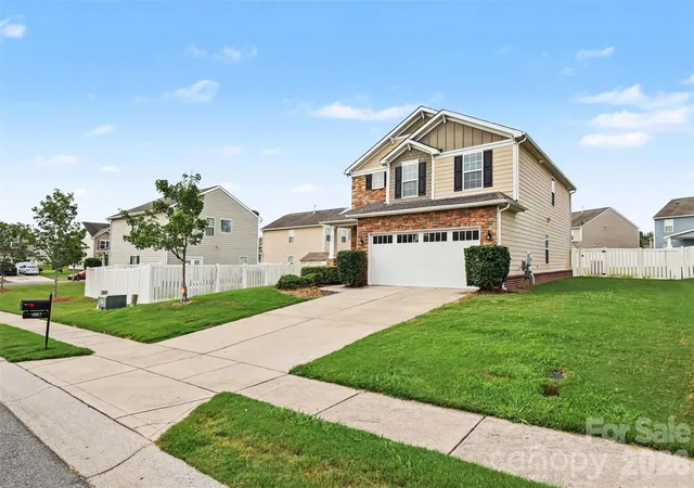 Photo 3 of Single family home for sale at 1003 Garden Web Rd, Indian Trail, NC 28079 | MLS# 4412873 | Listing updated on 2026-08-24