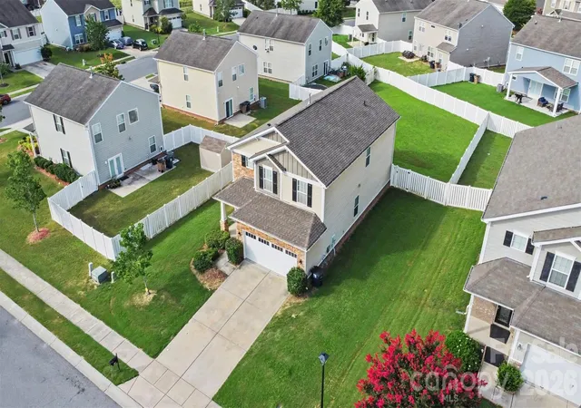 Photo 3 of Single family home for sale at 1003 Garden Web Rd, Indian Trail, NC 28079 | MLS# 4412873 | Listing updated on 2026-10-16