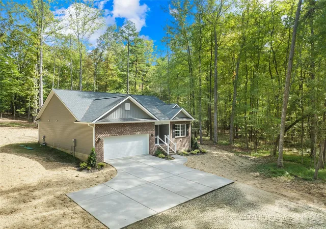 Photo 4 of Single family home for sale at 2522 Lazy Oak Dr, Lancaster, SC 29720 | MLS# 4412877 | Listing updated on 2026-10-11