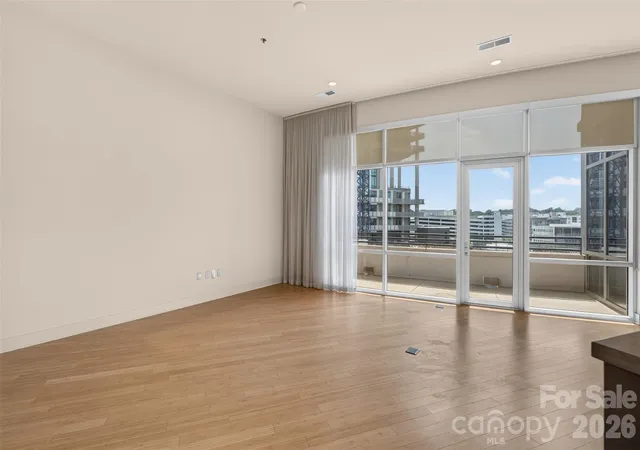 Listing Photo 3 - Condo for sale in building located at 1133 Metropolitan Ave, Charlotte, NC 28204 - Unit #617