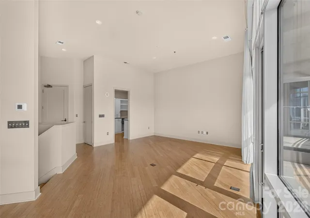 Listing Photo 5 - Condo for sale in building located at 1133 Metropolitan Ave, Charlotte, NC 28204 - Unit #617