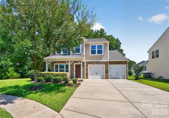 Photo 2 of Single family home for sale at 2512 Viburnum Ct, Charlotte, NC 28215 | MLS# 4412884 | Listing updated on 2026-09-19